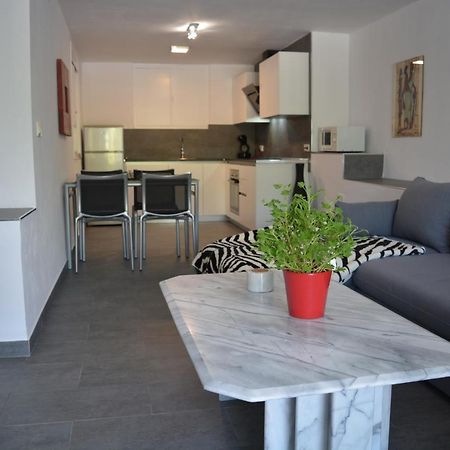 Lovely Bungalow For Four Close To Beach And City In トレビエハ エクステリア 写真