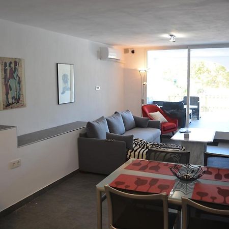 Lovely Bungalow For Four Close To Beach And City In トレビエハ エクステリア 写真