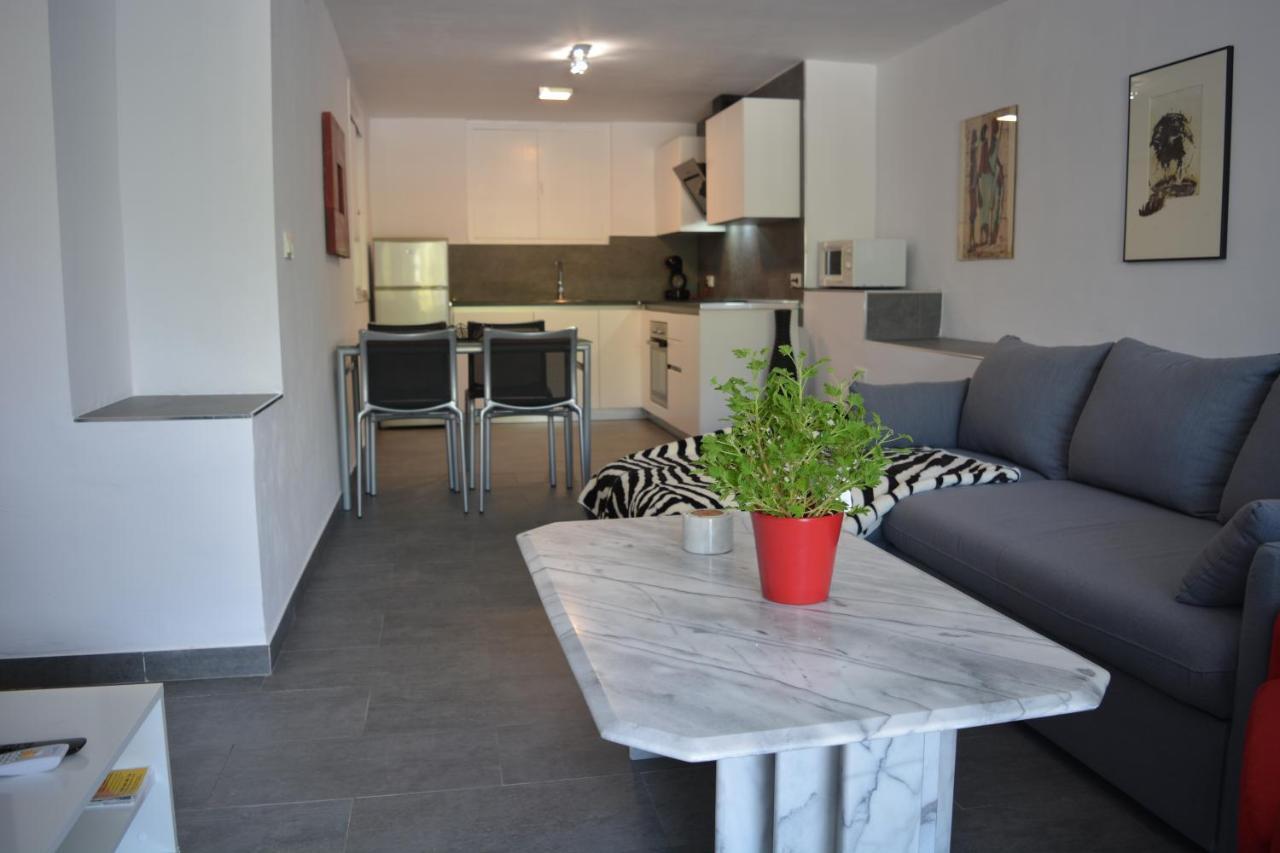 Lovely Bungalow For Four Close To Beach And City In トレビエハ エクステリア 写真