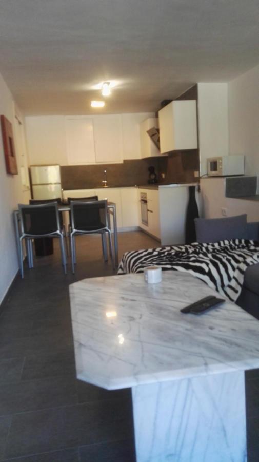 Lovely Bungalow For Four Close To Beach And City In トレビエハ エクステリア 写真