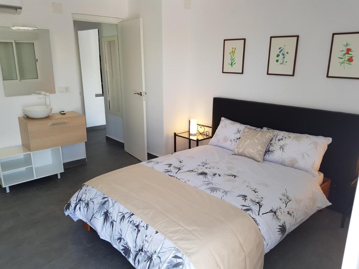 Lovely Bungalow For Four Close To Beach And City In トレビエハ エクステリア 写真